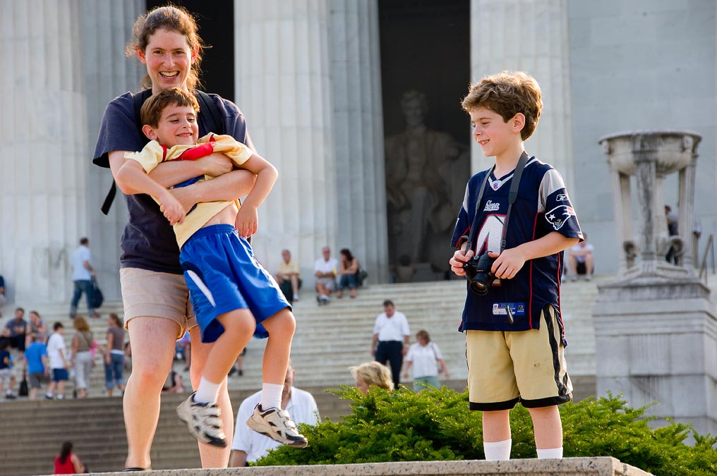 Lincoln Memorial; Anne, Noah and Eytan; Washington; DC; US